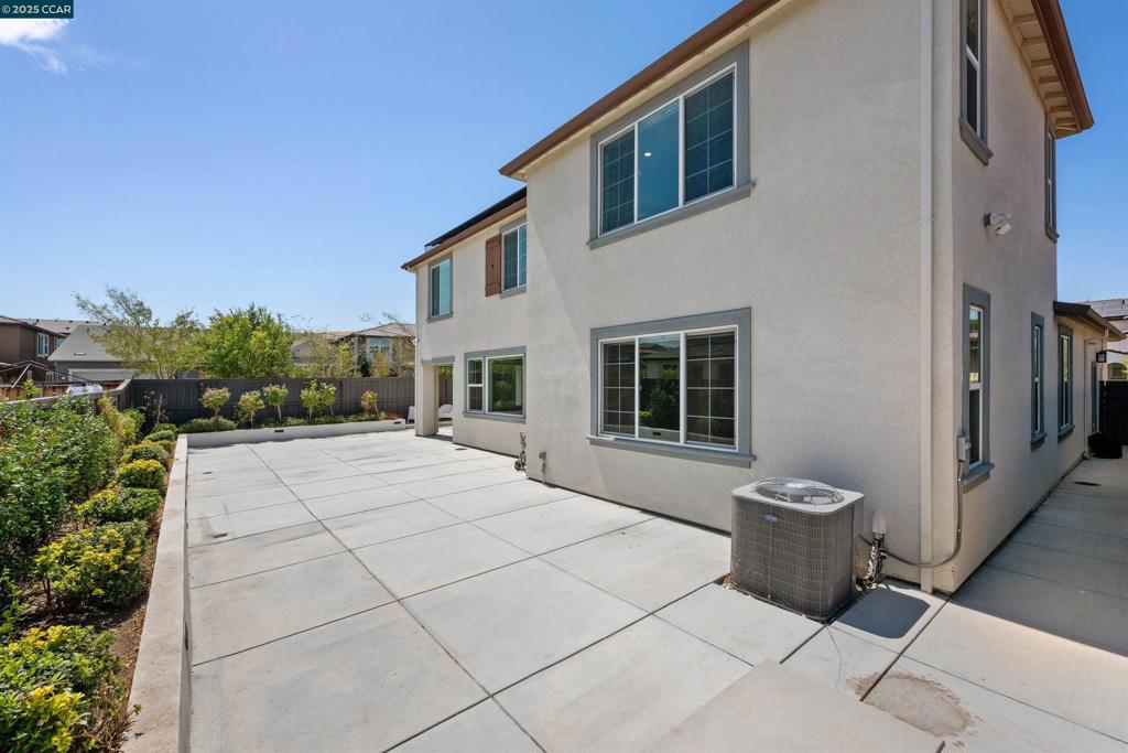 TRACY PARK - Residential