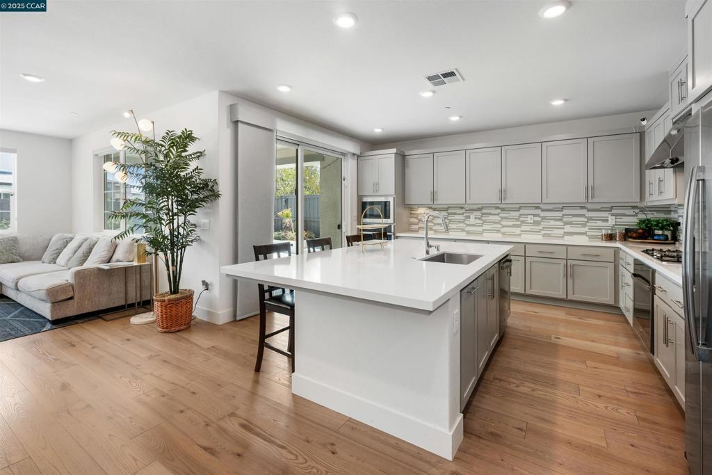 TRACY PARK - Residential