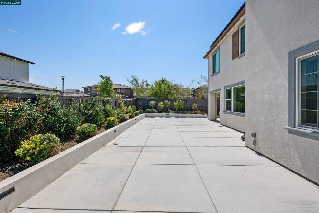 TRACY PARK - Residential