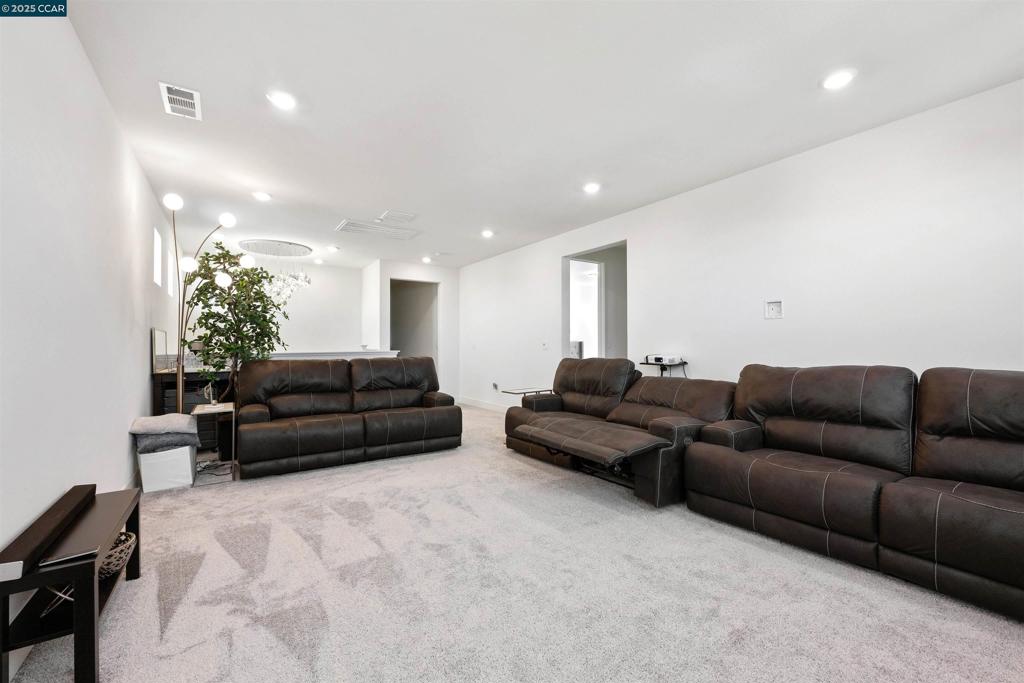 TRACY PARK - Residential