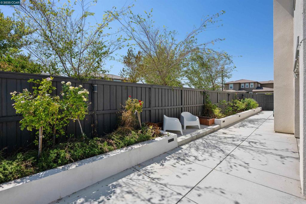 TRACY PARK - Residential