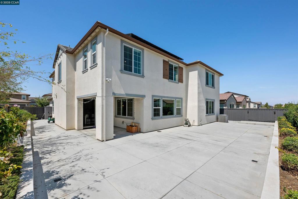 TRACY PARK - Residential