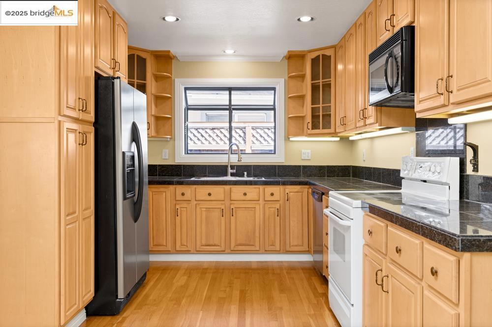 NORTHWOOD - Residential