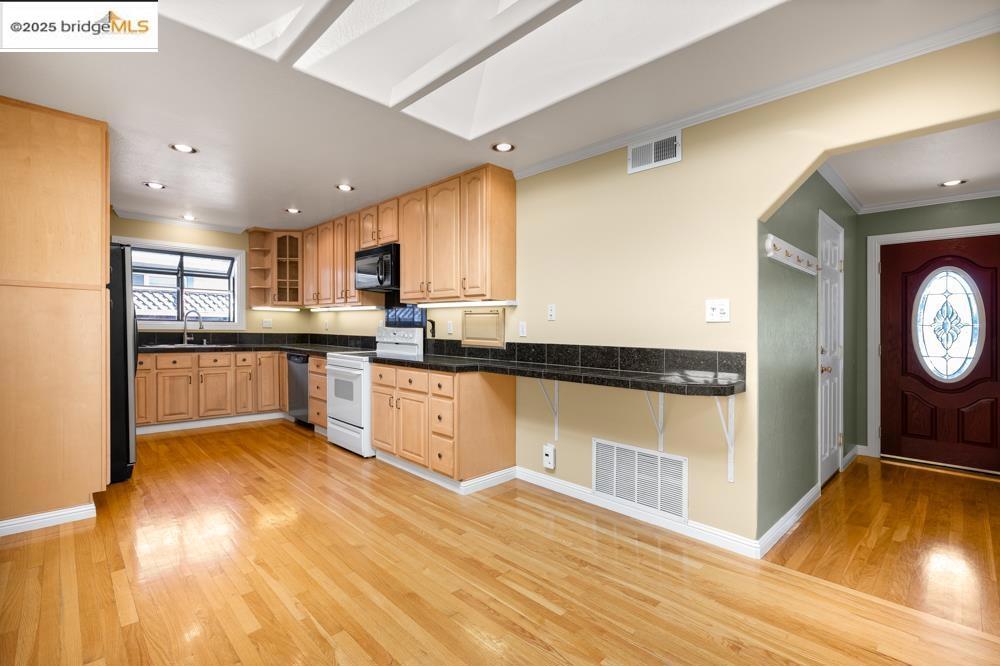 NORTHWOOD - Residential