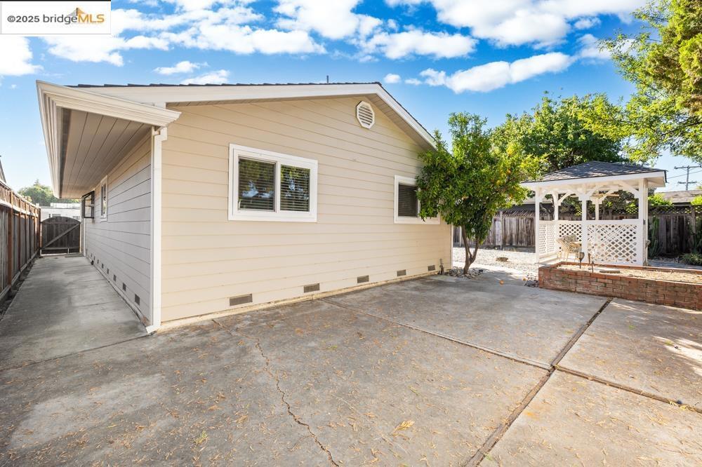 NORTHWOOD - Residential