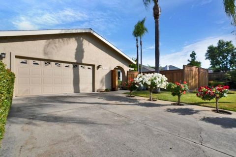 Photo of 15135 La Rocca Court, Morgan Hill, CA 95037 (MLS # ML82046134)