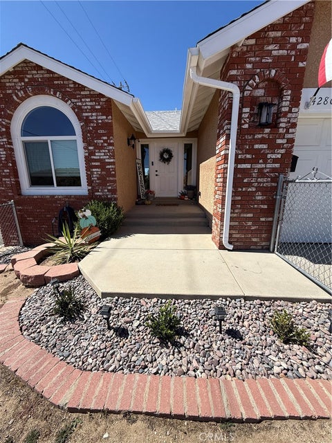 Photo of 42803 Limeridge DR, Lake Hughes, CA 93532 (MLS # SR26205461)