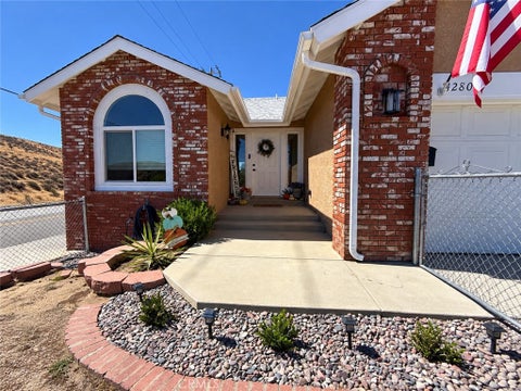 Photo of 42803 Limeridge Drive, Lake Hughes, CA 93532 (MLS # SR26205461)
