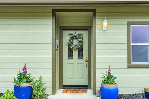 Photo of 24921 Sunset Way, Tehachapi, CA 93561 (MLS # SR26072657)