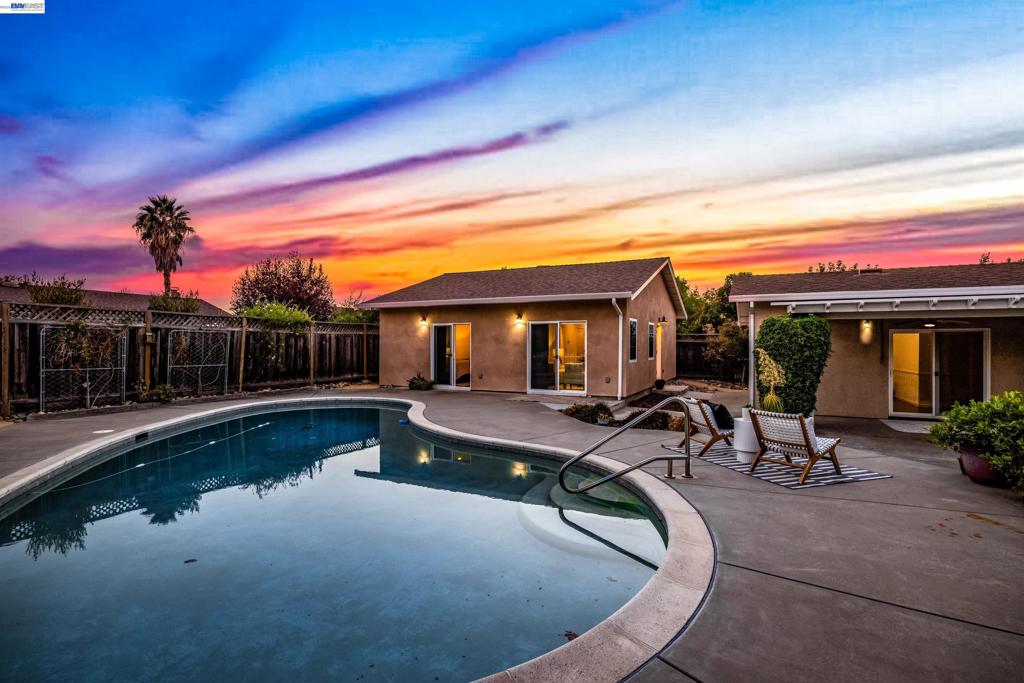 749 Orion Way