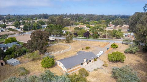 Photo of 688 Ralcoa WAY, Arroyo Grande, CA 93420 (MLS # SC26103356)