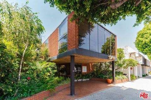 Photo of 337 S Robertson Boulevard #103, Beverly Hills, CA 90211 (MLS # 26863187)