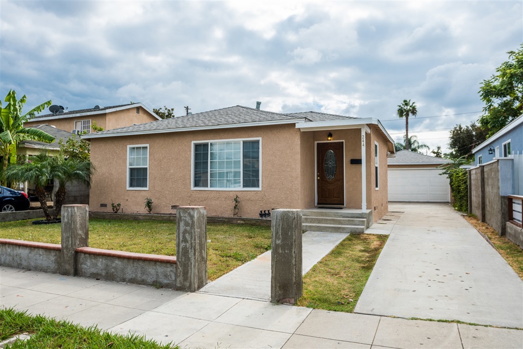 Newly updated 4 bed 2 bath home waiting for a family! This one is updated just enough for you to put the finishing touches on. Brand new kitchen and flooring in giant family room. New roof and new bathroom fixtures. A full lot with alley access, a detached garage, and mature fruit trees! This is not one to miss. Neighborhoods: Long Beach Architectural Style: Craftsman/Bungalow View: Craftsman/Bungalow Other Fees: 0 Sewer: Sewer Connected Topography: LL Bed 2 Dimension: 11x11 Bed 3 Dimension: 10x10 Bed 4 Dimension: 10x10 Dining Room Dimen: 10x10 Family Room Dim: 0x0 Kitchen Dim: 12x12 Living Room Dim: 28x12 Master Bedroom Dim: 15x12