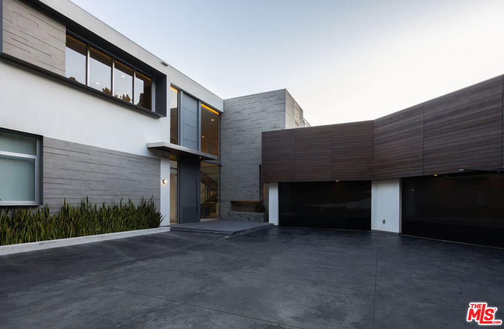 1401 Londonderry Place