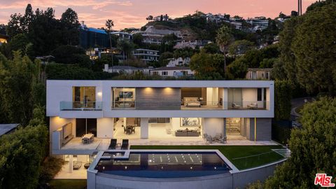 1401 Londonderry Place Los Angeles CA 90069