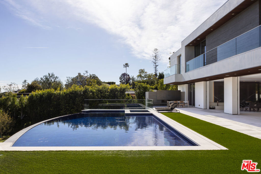 1401 Londonderry Place