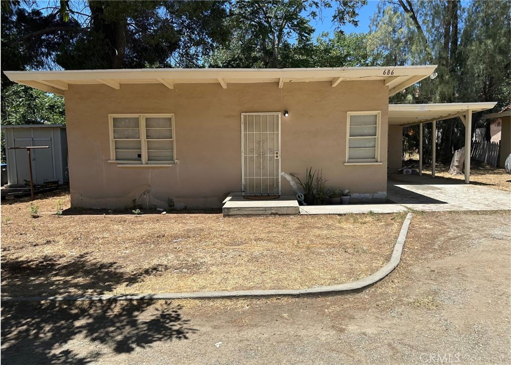 Exceptional investment opportunity in the heart of Banning, CA! This unique property features FOUR separate income-producing structures on one spacious lot — two 2-bedroom, 1-bathroom units and two 1-bedroom, 1-bathroom units. Whether you're looking to build your rental portfolio, create a multi-generational living setup, or live in one and rent the others, the possibilities are endless.
Each unit offers its own private entrance and yard space, ideal for tenant privacy and comfort. The property is conveniently located near shopping, schools, freeway access, and just minutes from the expanding Downtown Banning area.
With strong rental potential and a layout perfectly suited for maximizing cash flow, this property is a rare find. Don’t miss out on this versatile and high-demand investment!
NEIGHBORING PROPERTY CAN ALSO BE INCLUDED - SEE SW25135253. DON'T MISS OUT.