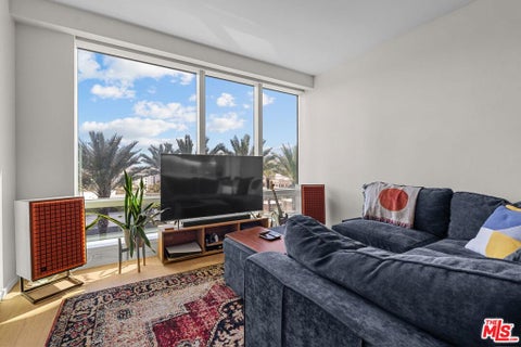 Photo of 877 Francisco Street #1112, Los Angeles, CA 90017 (MLS # 26987173)