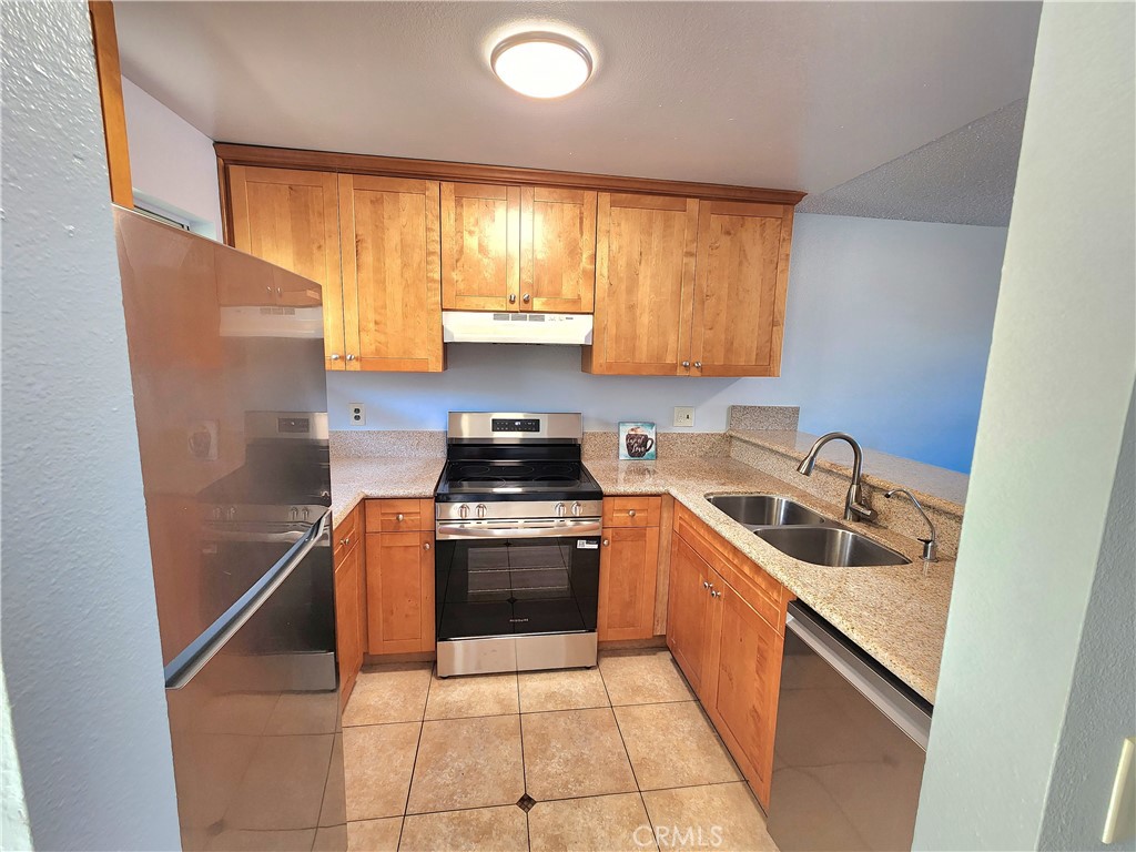 1629 Cherry 202