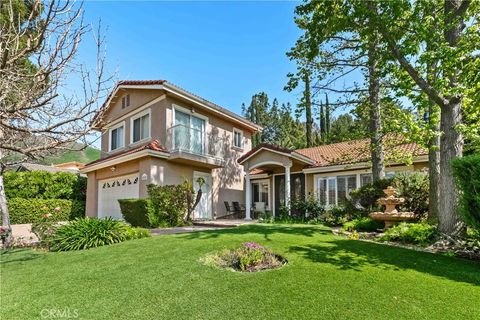 Photo of 28820 Calabria Dr, Agoura Hills, CA 91301 (MLS # SR26085506)