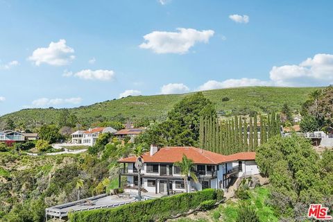 1821 Calle Petaluma Thousand Oaks CA 91360