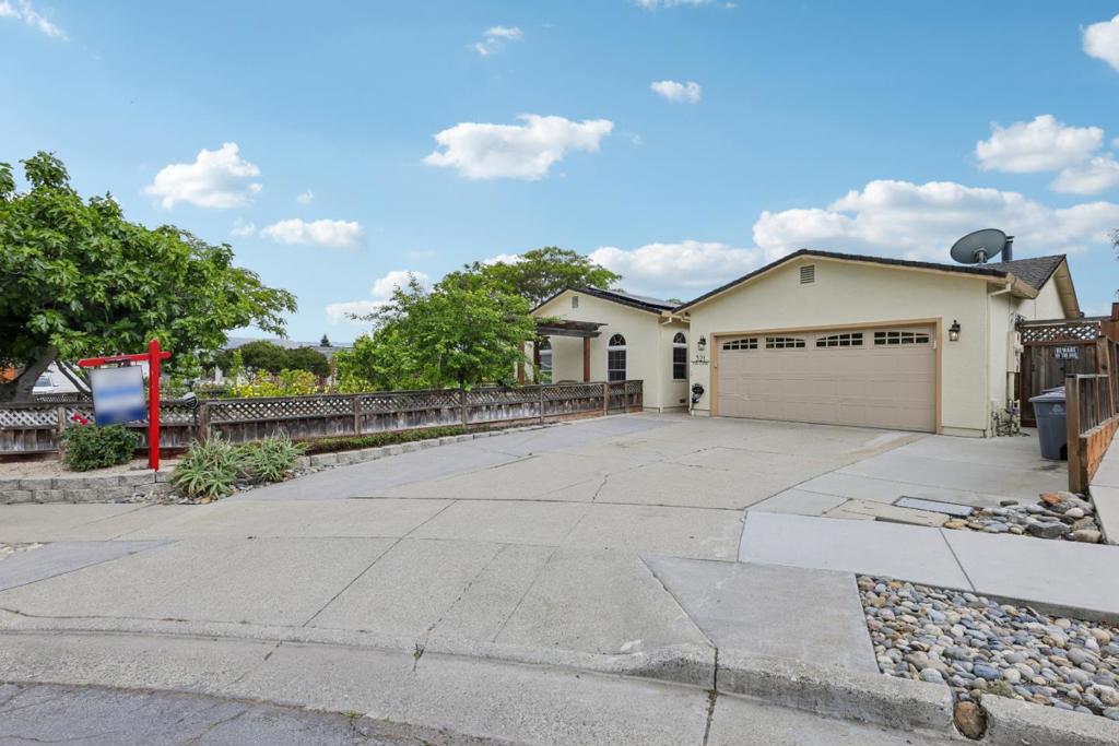 321 Via Loma