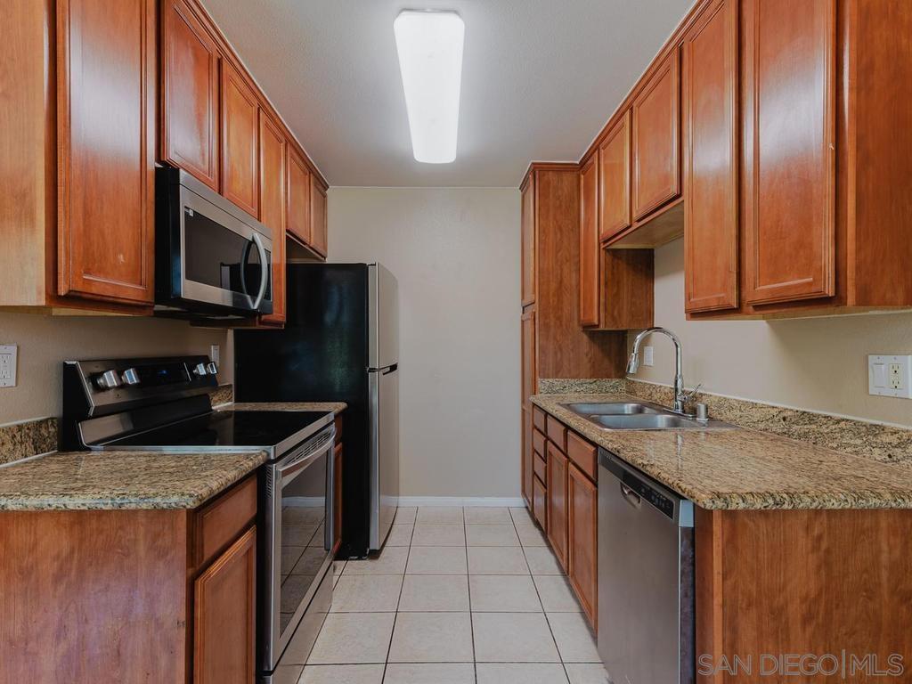 1240 N Broadway 53