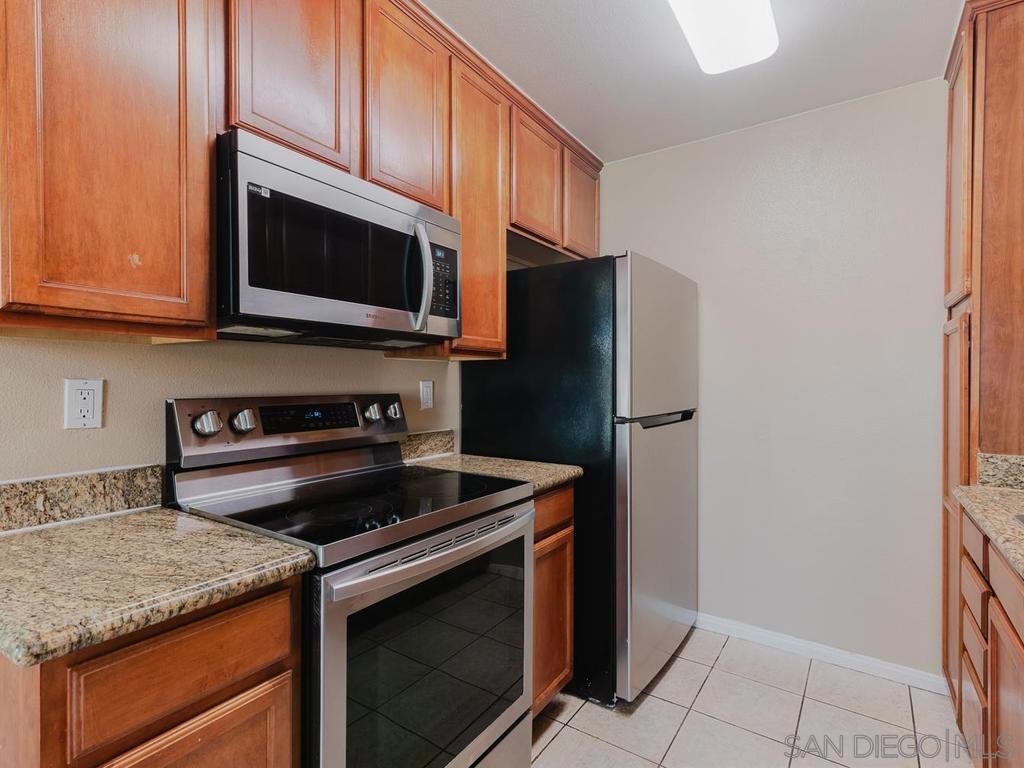 1240 N Broadway 53