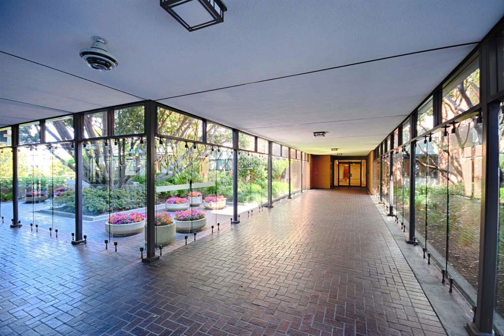 101 101 Lombard St 109E