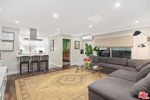 Photo of 960 Larrabee Street #105, West Hollywood, CA 90069 (MLS # 26655785)