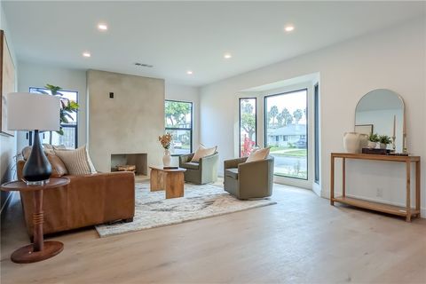 Tiny photo for 3641 Somerset, Los Angeles, CA 90016 (MLS # DW26050160)