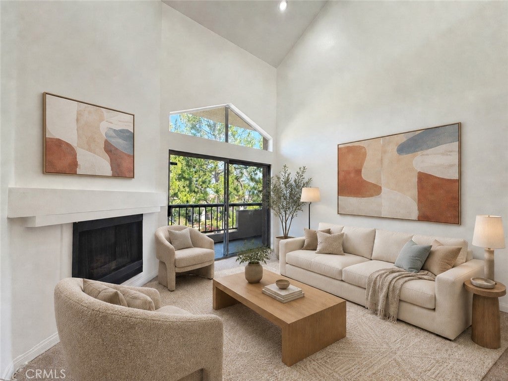 21500 Burbank 328