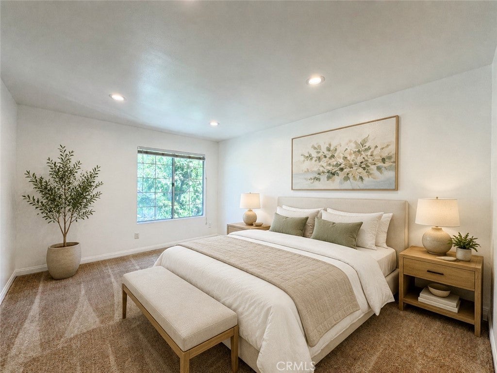 21500 Burbank 328