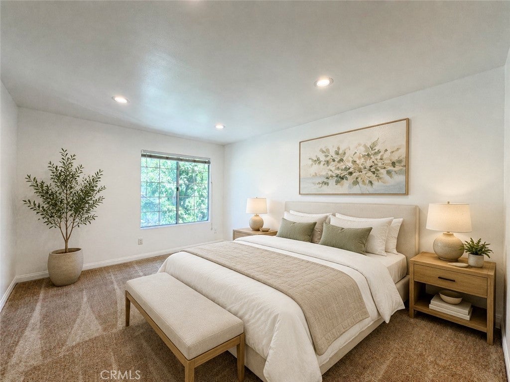 21500 Burbank 328