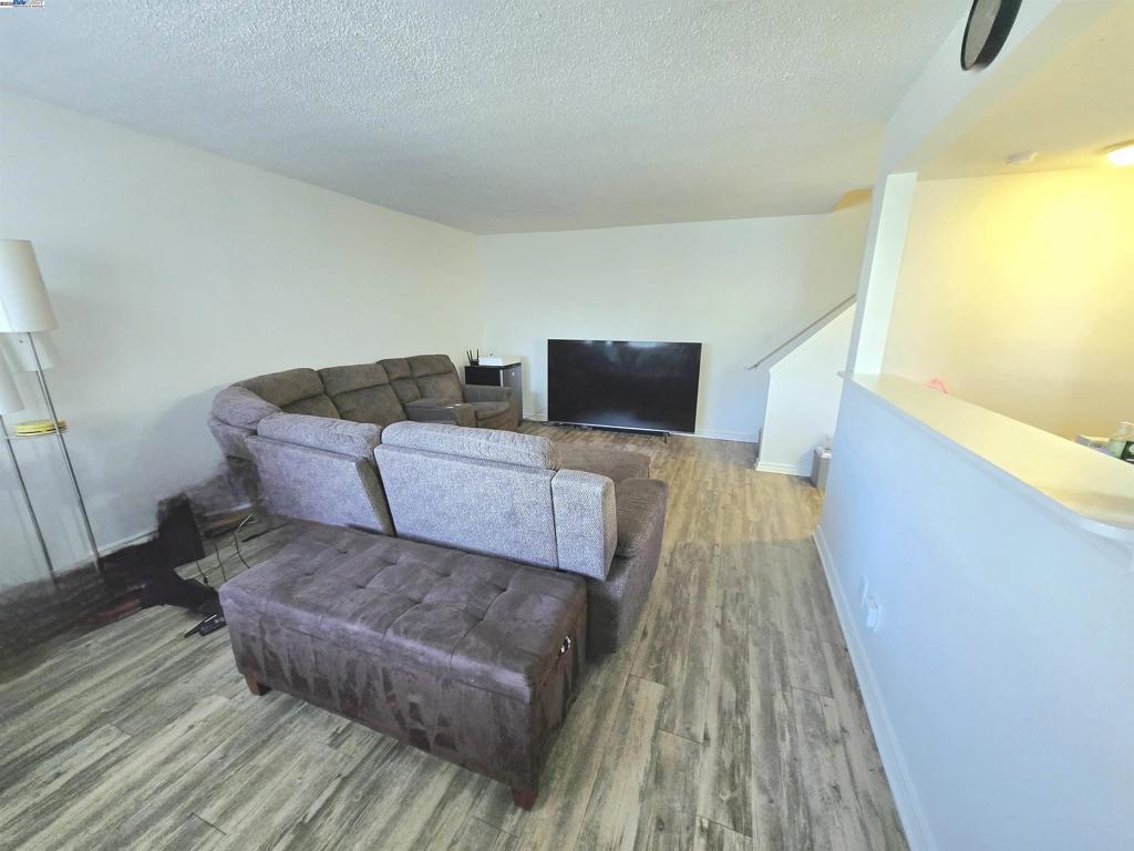 670 Fargo Ave 2