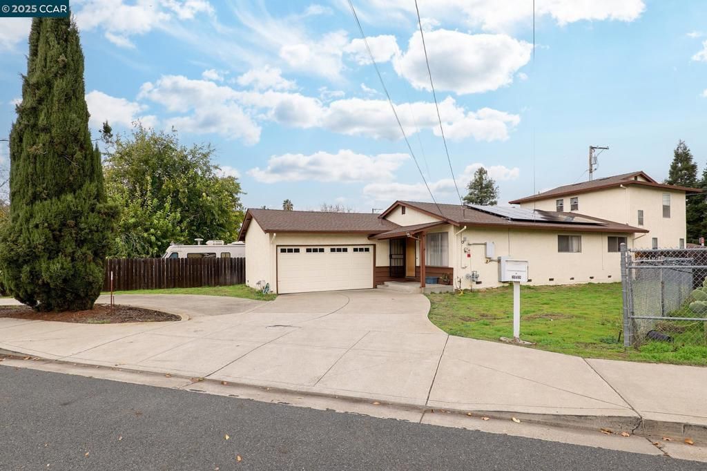 Photo of 3449 Wren Ave Ave, Concord, CA 94519 (MLS # 41118273)
