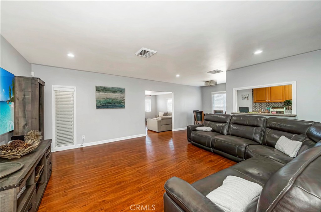 641 Buena Vista