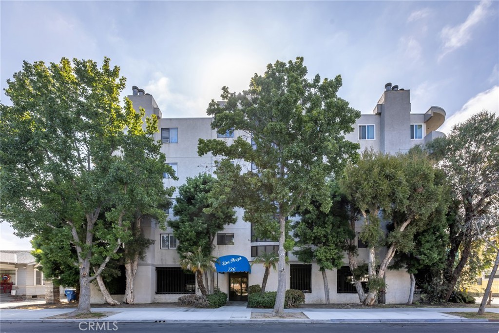 726 Elm Avenue 404