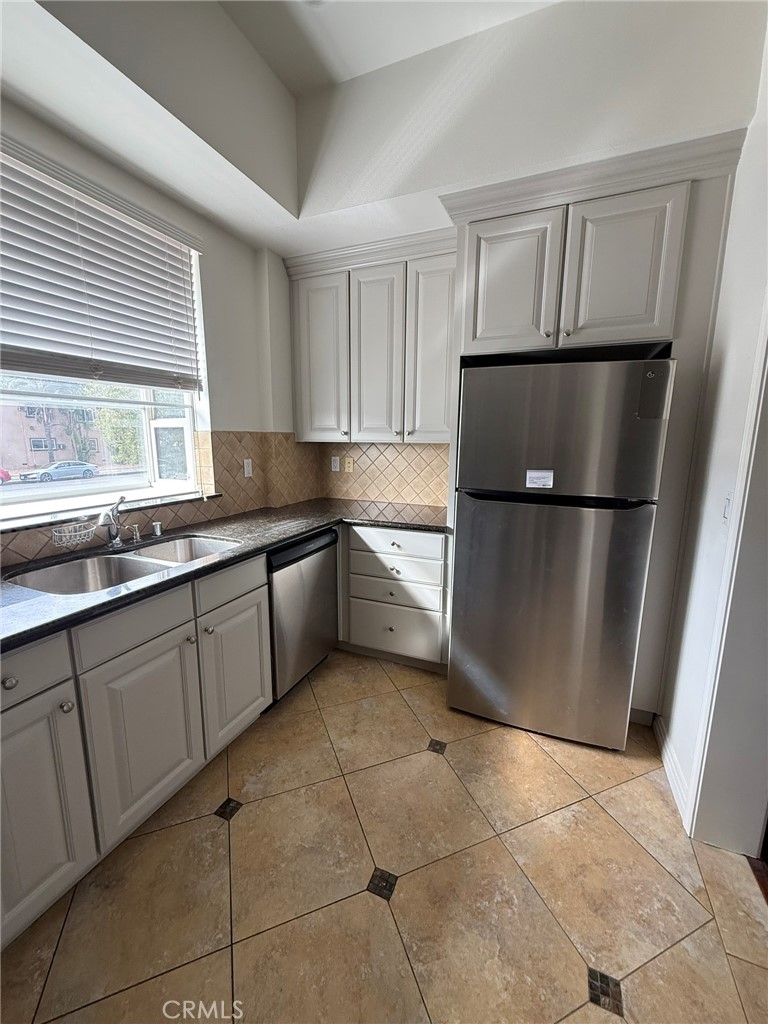 4904 Laurel Canyon 101