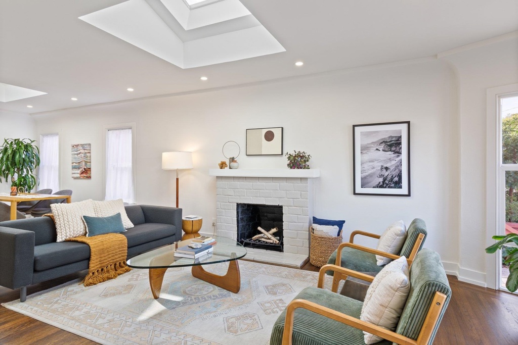 1512 1512 Hearst Ave