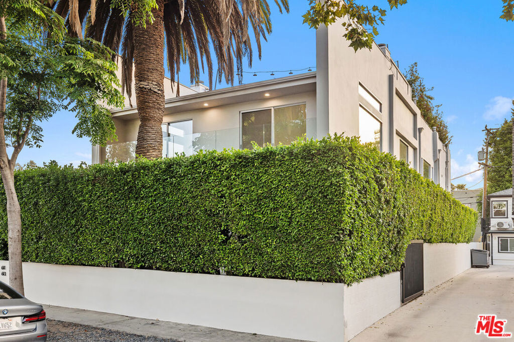 613 Westmount Drive