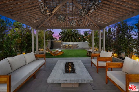 Photo of 613 Westmount Drive, West Hollywood, CA 90069 (MLS # 26842957)
