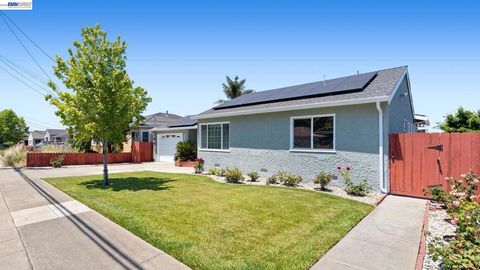 Photo of 2511 W Avenue 130th, San Leandro, CA 94577 (MLS # 41135608)
