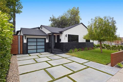 Photo of 17929 Martha Street, Encino, CA 91316 (MLS # SR26081682)