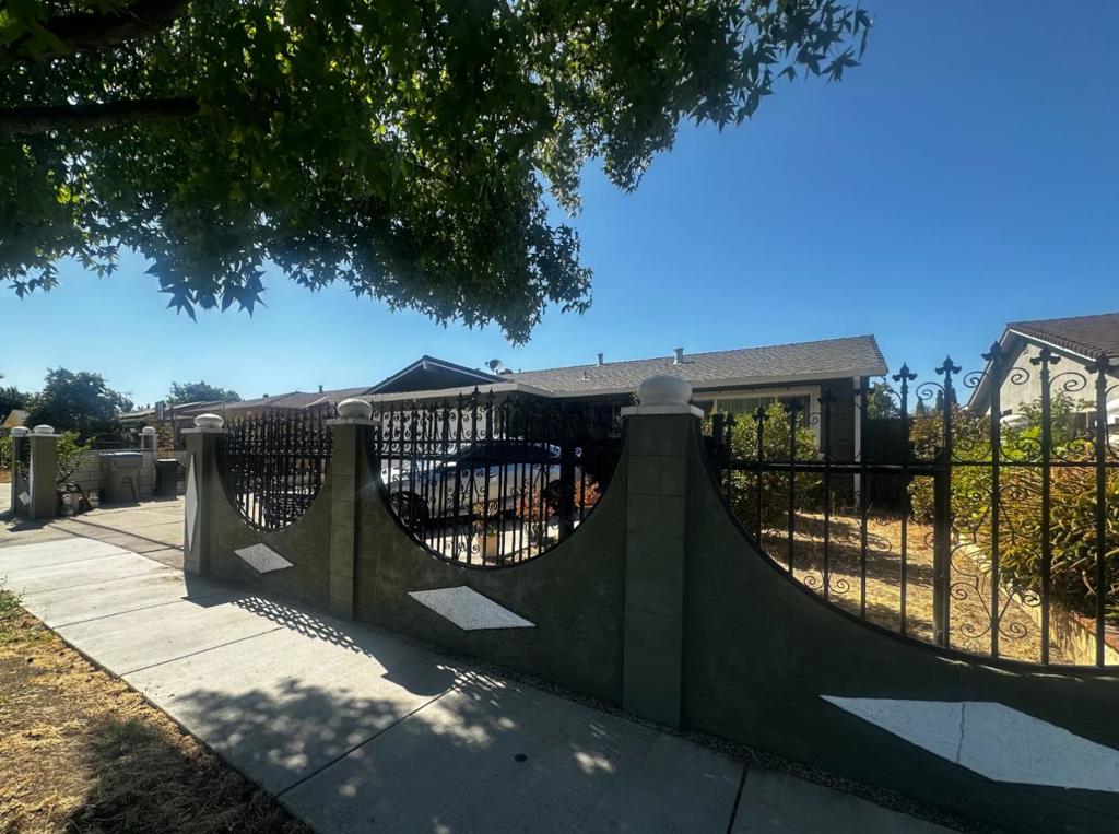 2483 Ocala Avenue