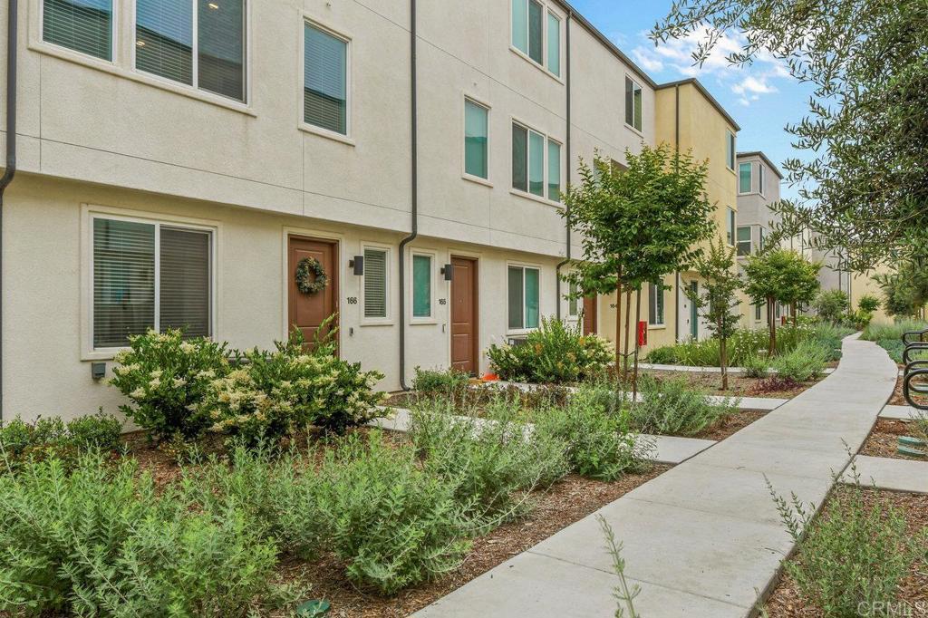 5480 Shorefront Dr. #166