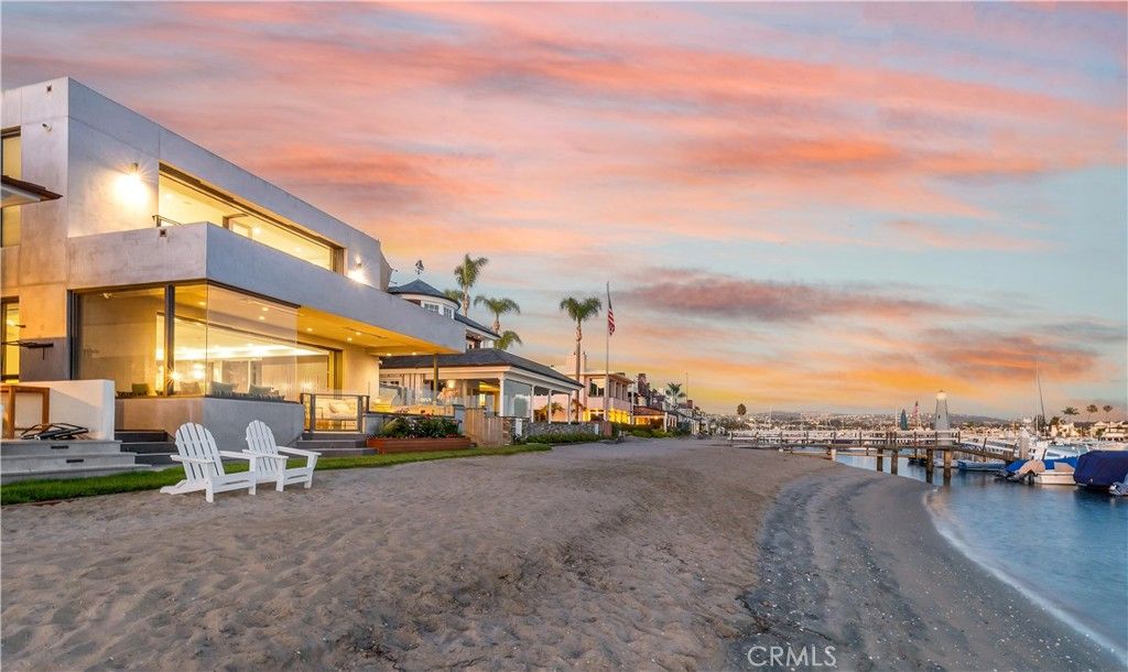 Photo of 8 Beacon Bay, Newport Beach, CA 92660 (MLS # NP26149211)