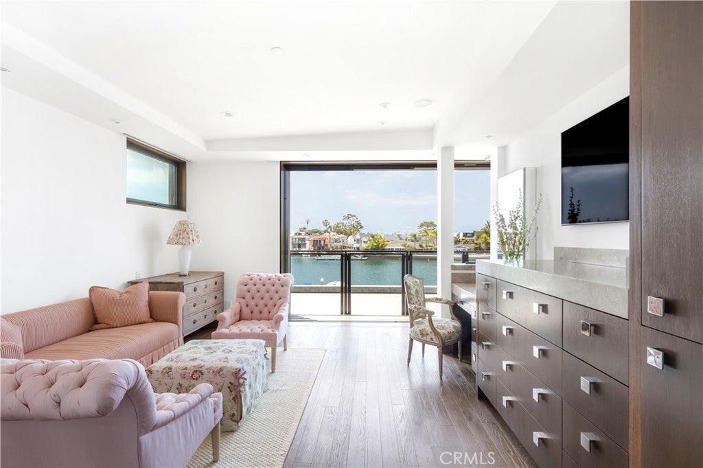8 Beacon Bay, Newport Beach CA 92660 - Photo 23
