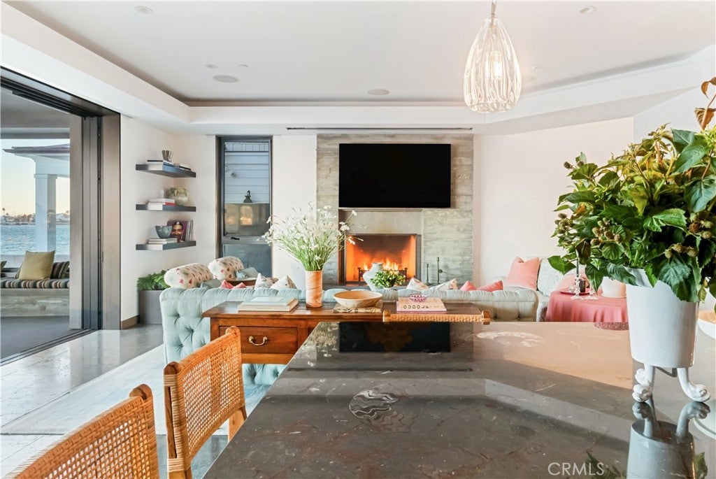 8 Beacon Bay, Newport Beach CA 92660 - Photo 12