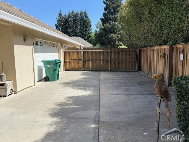 865 Woodmont Court